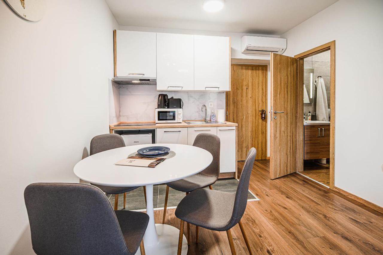 Guesthouse Pr'Sefu Brezice Exterior photo